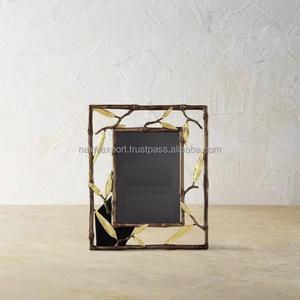 Elegantly made metal photo <b>frame</b> with soft finished for preserving photo <b>memories</b> in an antique style metal casing - Product Image 6