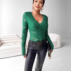 Blusa Elegante para Mujer, Cuello en V, Encaje, Manga Larga, Corte Ajustado, Spandex/Algodón, Estilo Oficina, Color Negro Sólido, Uso Diario - Product Image 4