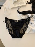 Celana Dalam Thong Renda Merah Muda Dengan Desain Berongga Transparan dan Ikat Pita Pakaian Dalam Wanita Bahan Lembut Elastis Ukuran Reguler