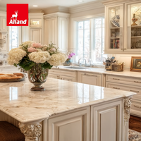 Meubles de cuisine américains traditionnels de luxe en bois massif, portes à panneaux surélevés, moulures de plafond, armoires de cuisine classiques sculptées sur mesure