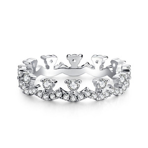 Anello a Corona Principessa con Pizzo Ondulato per Donne, Elegante Gioiello da Dito Impilabile alla Moda - Product Image 1