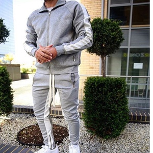 Conjunto Deportivo Informal de Invierno para Hombre, Personalizado, de Poliéster/Algodón, con Características Antibacterianas y de Secado Rápido - Product Image 2