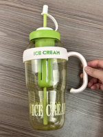 Groothandel IJsjes Print Plastic Waterbeker met Handvat, Rietje en Afneembare Fruitinfuser, Grote Capaciteit Draagbare Drinkbeker