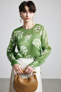 Camisa <span class=keywords><strong>de</strong></span> seda para mujer con bordado artístico vintage, nueva colección otoño 2026, venta al por mayor para boutiques - Product Image 4