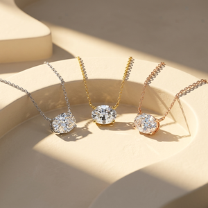 Colgante solitario con bisel de diamante cultivado en laboratorio, fabricado en India, en oro macizo, joyería clásica, disponible como regalo a precio con descuento. - Product Image 5