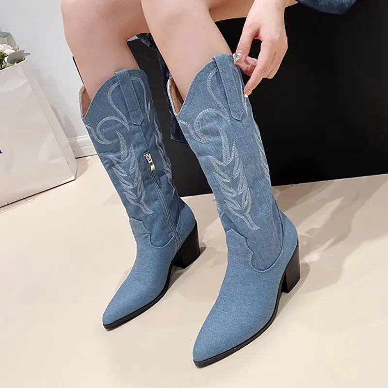Botas vaqueras bordadas de mezclilla al por mayor zapatos de mujer botas vaqueras occidentales hasta la rodilla otoño primavera