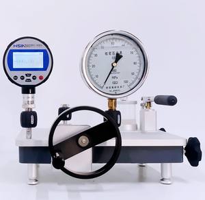 เครื่องสอบเทียบแรงดันไฮดรอลิก HSIN612 แบบตั้งโต๊ะ พร้อมเกจวัดแรงดัน ปั๊มสอบเทียบแรงดัน 700/1000 บาร์ - Product Image 1