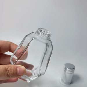 Botellas de Perfume de Vidrio Poligonal Vacías de Lujo <span class=keywords><strong>Lattafa</strong></span> Mousuf de 50 ml para Envasado de Cosméticos, Logotipo Personalizable al por Mayor - Product Image 3