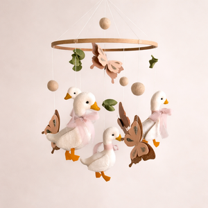 Mobile per <span class=keywords><strong>Culla</strong></span> Vintage con Anatre e Farfalle in Tessuto Bouclé, Decorazione Neutra per Cameretta - Product Image 1