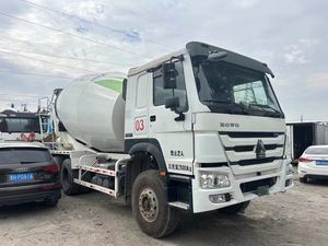Camión mezclador de concreto Howo 6x4 8cbm 9cbm con motor Euro 2 Euro 5 G08V - Product Image 5