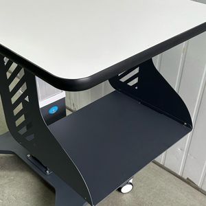 Table d'hôpital Liangyou LY-3BD-2, base rectangulaire en métal, hauteur réglable, design minimaliste - Product Image 3