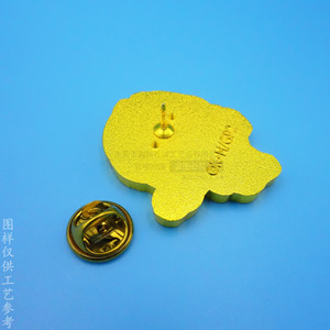 Broche de Metal con Personaje de Anime, Hebilla de Mariposa de Aleación de Zinc Dorada, Regalo Unisex, Pin de Moda - Product Image 3