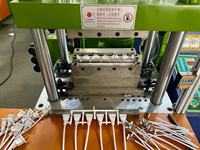 PLC-Gesteuerte Hydraulische 35-Tonnen Vertikale Spritzgießmaschine mit Motor- und Schraubenkomponenten