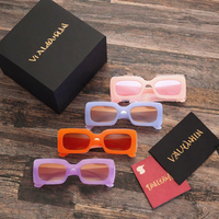 Lunettes de soleil rétro de luxe SG, monture rectangulaire en plastique durable, avec logo imprimé personnalisé, protection UV400, prix de gros abordable, idéales pour anniversaire