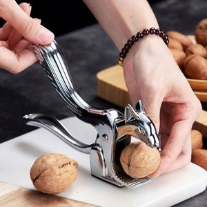 Hot Sale Creative Kitchen Nut Tool Hand Stainless Steel Almond Walnut Nutcracker Custom Pecan Hickory Nut Cracker - Product Image 5