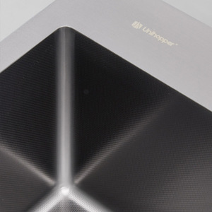 อ่างล้างจานเดี่ยวขนาดใหญ่ Cooper Home Kitchen รุ่น 304 สแตนเลสสตีลแบบฝังใต้เคาน์เตอร์ สีดำด้าน พร้อมพื้นผิวนาโนอเนกประสงค์สำหรับล้างจาน - Product Image 3