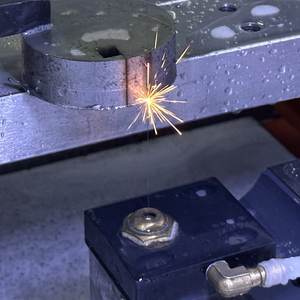 Costo-efficace DK7745 Mini CNC EDM macchina per la programmazione di Computer lungo filo di alimentazione cuscinetto piccolo Cabinet Design - Product Image 4