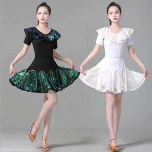 Conjunto de Disfraz de Baile Latino al por Mayor para Mujer, Falda Corta de Poliéster con Lentejuelas Bordadas y Manga Corta - Product Image 4