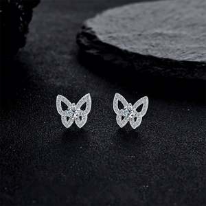 Pendientes de Plata de Ley S925 con Diseño de Mariposa del Bosque y Moissanita - Product Image 4