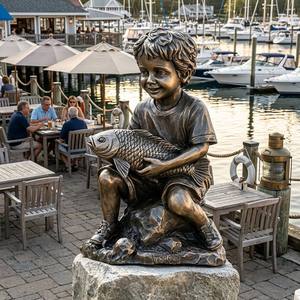 Scultura in Bronzo a Grandezza Naturale in Stile Antico, Ragazzo del Villaggio Pescatore con Pesce, Statua in Bronzo - Product Image 4