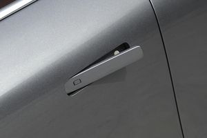 Vehículo Changan SUV Negro, Duradero, con Volante a la Izquierda, a Bajo Precio y con Características de Alta Gama - Product Image 5