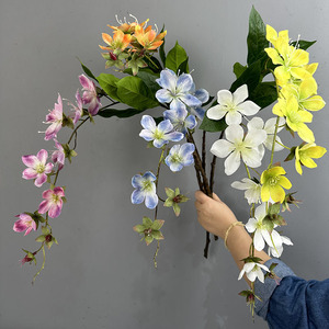<span class=keywords><strong>Fleur</strong></span> <span class=keywords><strong>de</strong></span> <span class=keywords><strong>jasmin</strong></span> décorative intérieure réaliste <span class=keywords><strong>fleur</strong></span> artificielle fleurs <span class=keywords><strong>de</strong></span> simulation suspendues pour la décoration <span class=keywords><strong>de</strong></span> mariage - Product Image 1