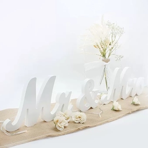 Lettres en bois MR MRS en gros pour décorations <span class=keywords><strong>de</strong></span> <span class=keywords><strong>mariage</strong></span>, fournitures pour fêtes <span class=keywords><strong>de</strong></span> fiançailles, anniversaires et décoration intérieure - Product Image 4