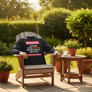 Camiseta de manga larga para retirados con la frase 'Advertencia: Sé todo, aborda con precaución', regalo de jubilación para personas mayores - Product Image 3