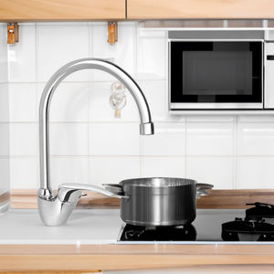 Mezclador de fregadero brasileño de una sola palanca con pico de puente en cromo para limpieza multiusos - Product Image 3