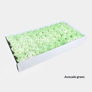 Savon en forme de rose réaliste fait main à trois couches pour la Saint-Valentin, bleu glace, avec boîte cadeau décorative - Product Image 3