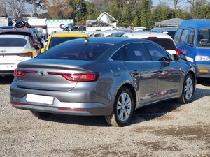 Sedán Gris 2019 SM6 Gasolina Automático Sin Accidentes Limpio Tamaño Mediano Asequible Kilometraje Real Coche Usado Coreano en Venta - Product Image 2