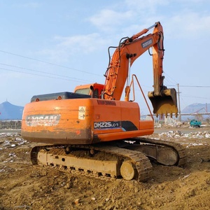 รถขุด Doosan 225 มือสองนำเข้า เครื่องยนต์ Cummins ปั๊มไฮดรอลิก ชั่วโมงการทำงานต่ำ รับประกัน 2 ปี ราคาถูก - Product Image 3