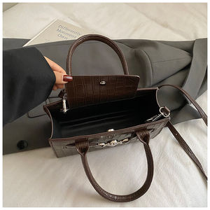 Bolso de Mano Elegante para Dama. Hecho de material PU de alta calidad. Diseñado por un diseñador único.2921 - Product Image 3