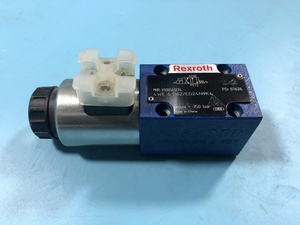 โซลินอยด์แท้รุ่น R900561274 4WE6D6X/EG24N9K4 NG6 D-Spool 24V แบบปิดกลาง ไฮดรอลิก - Product Image 2