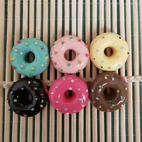 Charmes en résine en forme de beignets mignons de 22 mm, figurines alimentaires pour maison de poupée, jouets de cuisine, fabrication de bijoux, coques de téléphone, décoration de vacances