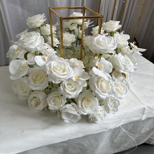 Centro de Mesa de Flores Artificiales Blancas de 60 cm, el Más Vendido de GreenLife, para Decoración de Mesa de Comedor y Banquetes - Product Image 2