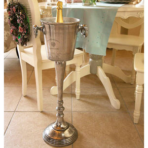 Refroidisseur de vin doré en aluminium avec pieds avec logo personnalisé accepté pour la décoration de fête de mariage - Product Image 3