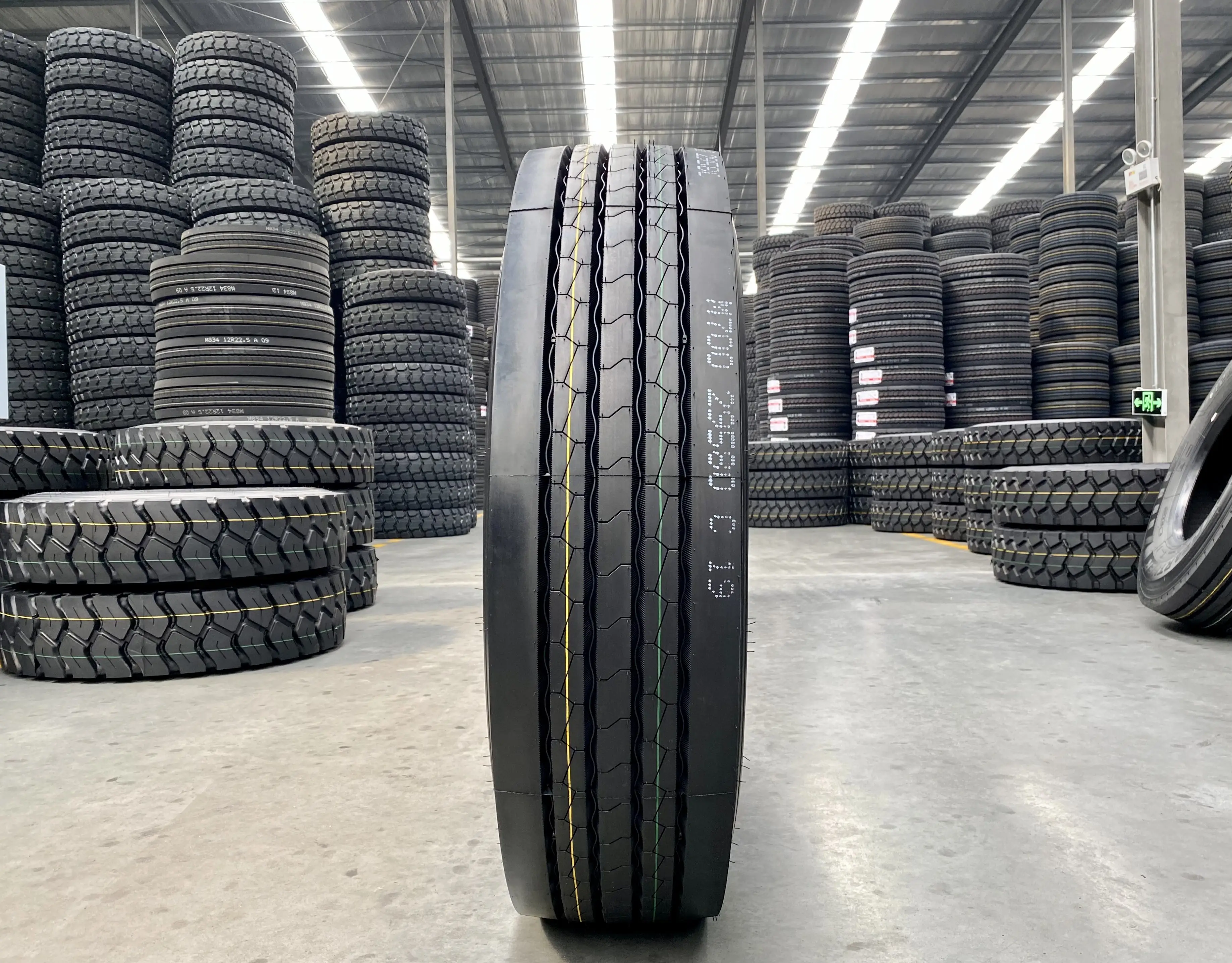 11R20 12R20 Truck Tires 1200 24 295/80R22.5 Radial truck tyre
