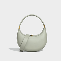Nouveau sac fourre-tout croissant de luxe léger, polyvalent pour l'extérieur, sac à bandoulière d'été haut de gamme en cuir véritable, sac sous le bras