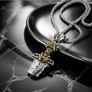 Yunnique – collier avec pendentif en acier inoxydable pour hommes, style nordique Viking, en forme d'épée, design géométrique, bijoux cadeau - Product Image 3