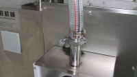 Machine de revêtement en poudre Mochi automatique à grande vitesse, système d'alimentation stable pour une application uniforme, ligne de production alimentaire industrielle