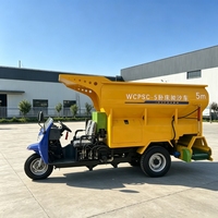 Camion distributeur de litière mobile à trois roues de 5 m³ pour l'élevage de bovins, idéal pour le travail de rembourrage des lits de ferme