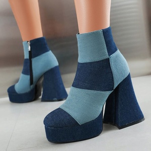 Botines de Plataforma para Mujer con Parches de Mezclilla, Punta Redonda, Cierre Trasero, Color Negro y Blanco, Tacón Alto y Grueso - Product Image 3