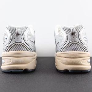 รองเท้าดีไซน์เนอร์คุณภาพสูงทุกฤดูกาล สำหรับกิจกรรมกลางแจ้ง ป้องกันเชื้อรา บรรจุภัณฑ์แบบยกแพ็ค รองเท้าทรง Dad Shoes - Product Image 6