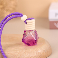 Mini Bouteilles de Parfum Claires en Forme de Diamant Suspendues pour Diffuseur Désodorisant de Voiture Avec Cordons Colorés
