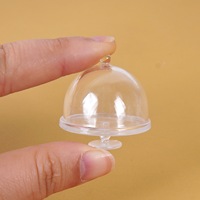 Miniature de jouet alimentaire de simulation pour maison de poupée, support à gâteau en métal transparent, couvercle anti-poussière, modèle décoratif, jouet de meuble DIY