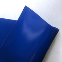 Lot courant de rouleau de tissu enduit résistant à l'eau de bâche en PVC renforcé pour le style tricoté de trame simple d'utilisation de rideau de couverture