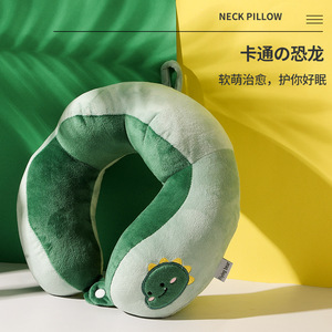 Oreiller de voyage en forme de U Flying Bear, design dinosaure vert, portable, pour adultes, en polyester - Product Image 3