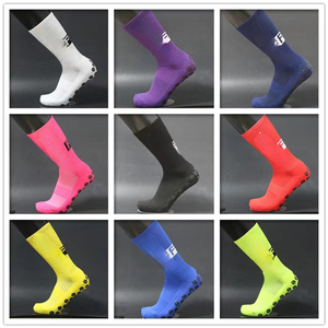 Calcetines de Fútbol con Diseño de Cara Sonriente, Calcetines Deportivos de Entrenamiento Profesional hasta la Pantorrilla, Calcetines Antideslizantes para Yoga y <span class=keywords><strong>Trampolín</strong></span>, Venta al Por Mayor Personalizada OEM - Product Image 4