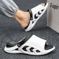 Vente en gros de sandales d'été à plateforme épaisse pour hommes, sabots de plage, pantoufles de sport tendance en EVA avec logo personnalisé pour hommes et femmes